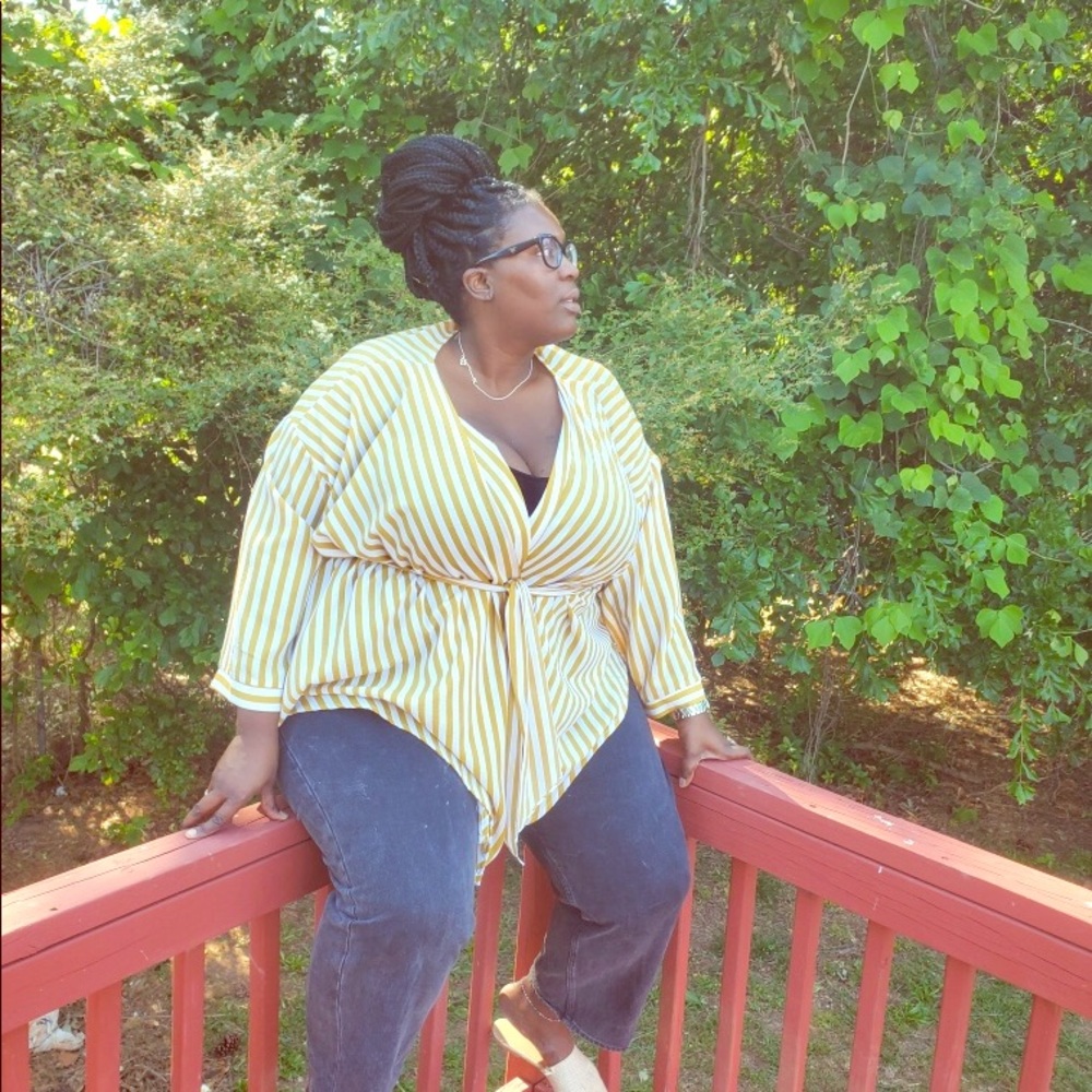 Meet your Posher, Ebony